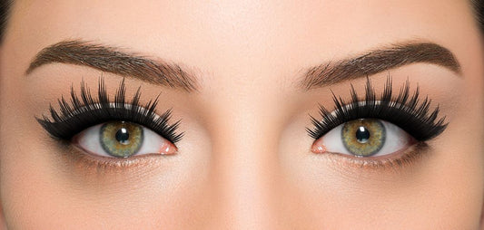 The Lowdown on Faux Eyelashes vs. Mink Lashes