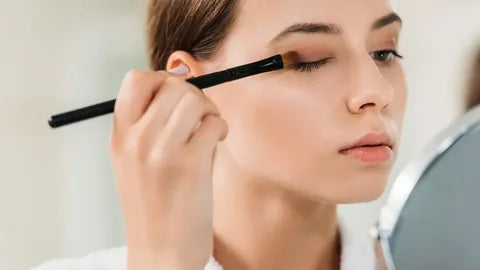 The Best Eye Makeup Tips and Tricks from Professional Makeup Artists